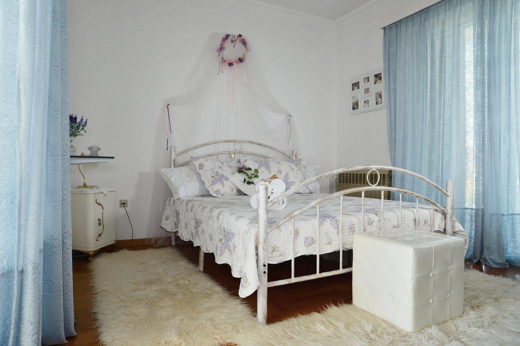 Noble Inn Loutráki Esterno foto